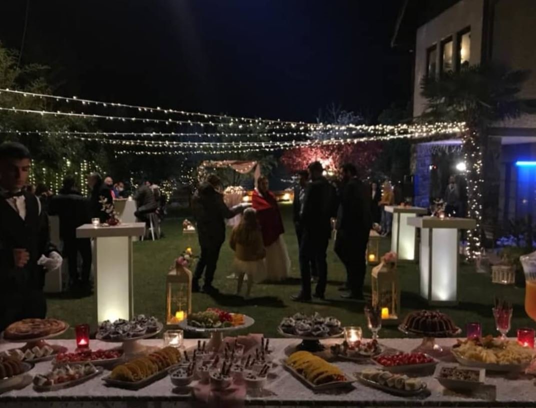 Işıklı Bistro Masası Kirala