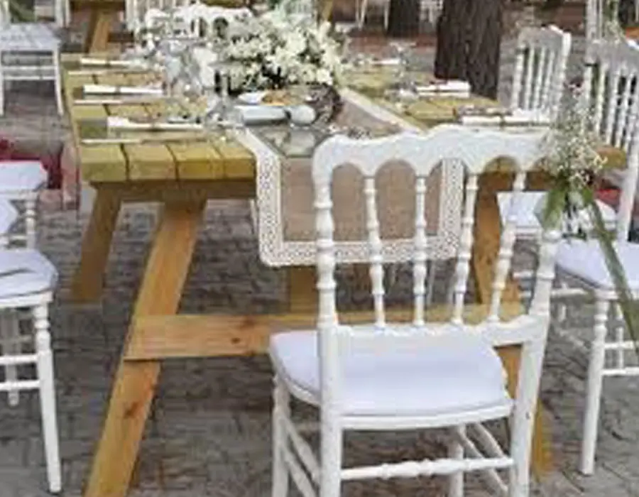 Ahşap Masa Kiralama