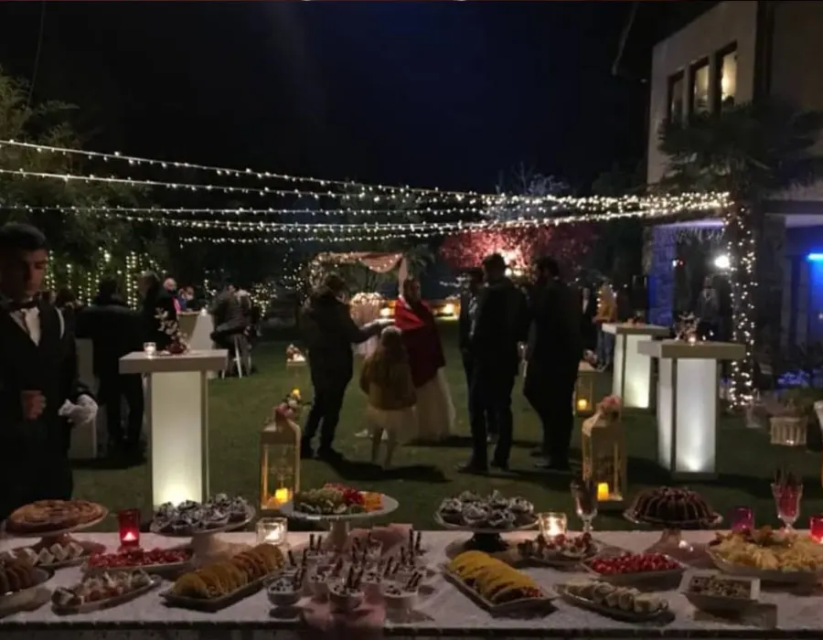 Işıklı Bistro Masası Kirala