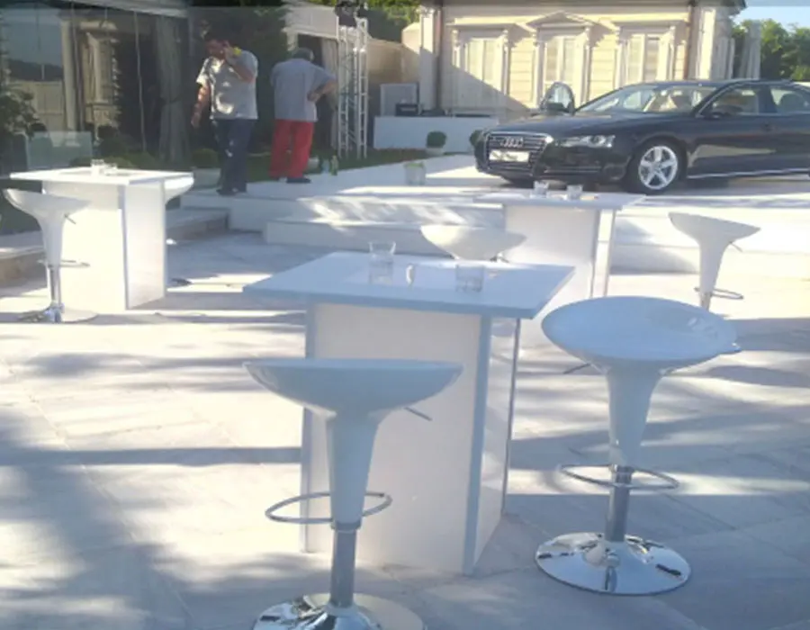 gece-etkinligi-isikli-masa-modelleri